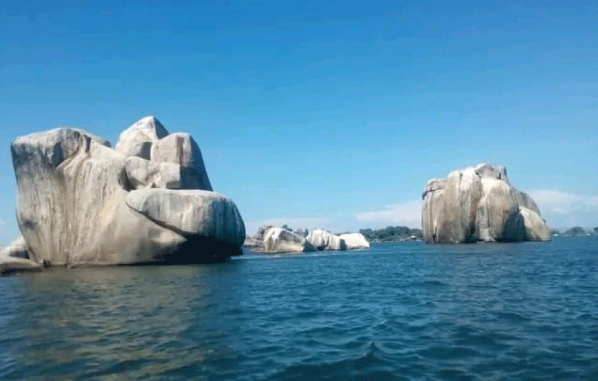 Nyumbayamungu & Mugambocave